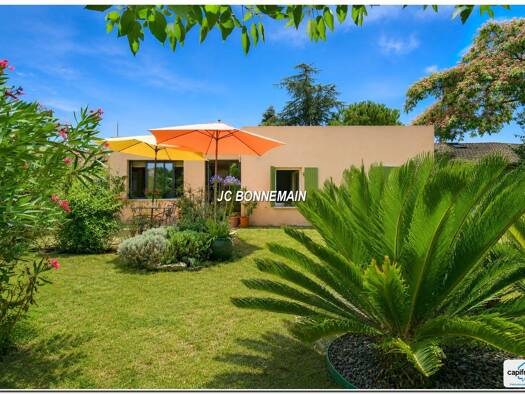 Maison de plain-pied à vendre 296 000 € 3 pièces 2 chambres 104 m² 390 m² de terrain La Tremblade 17390