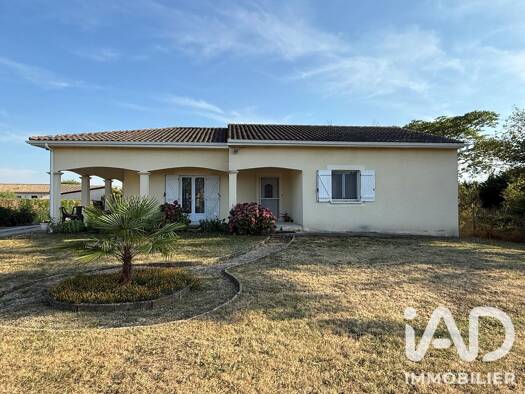 Maison de plain-pied à vendre 212 000 € 5 pièces 4 chambres 131 m² 1 096 m² de terrain Saint-Antoine-de-Breuilh 24230