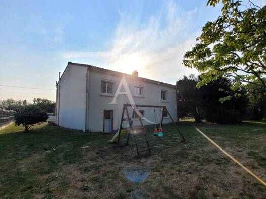 Maison à vendre 234 000 € 5 pièces 3 chambres 80 m² 1 301 m² de terrain La Boissiere des Landes 85430
