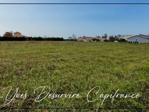Terrain constructible à vendre 36 000 € 1 350 m² de terrain Clairac 47320