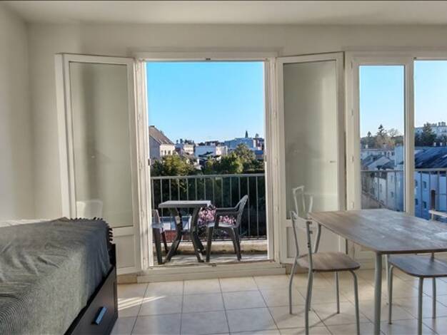 Studio à louer 550 € 1 pièce 24 m² 4ème étage dès le 02/04/2026 Procé Nantes 44100