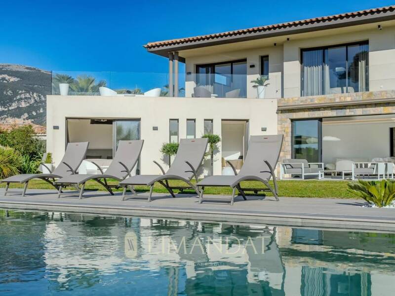 Maison à louer, 276m², VALBONNE