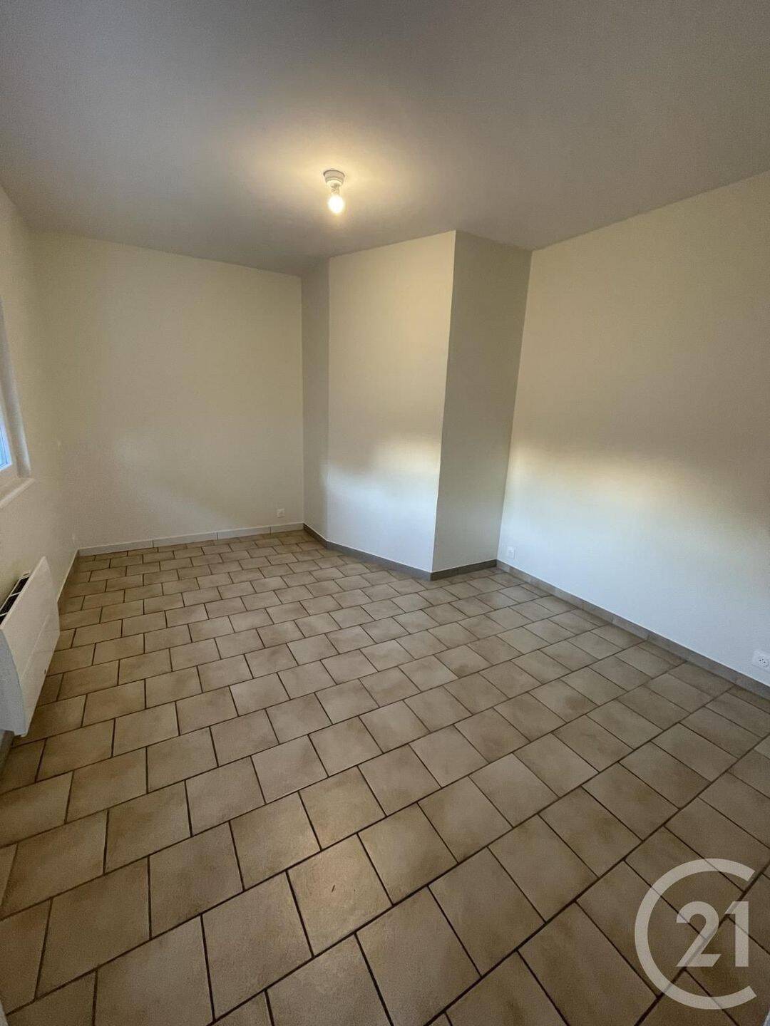 Maison à louer, 33m², MONTOIS LA MONTAGNE