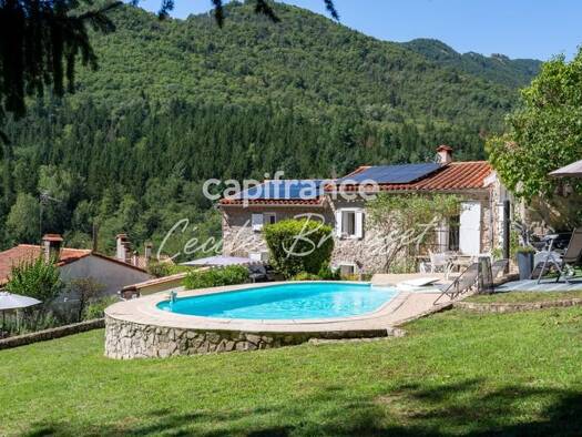 Maison à vendre 379 000 € 7 pièces 4 chambres 140 m² 2 398 m² de terrain Saint-Laurent-de-Cerdans 66260