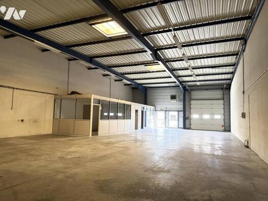 Local commercial à vendre 282 000 € Oyonnax 01100