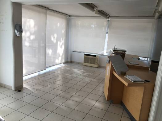 Local commercial à louer 1 100 € 130 m² de surface de vente Centre Ville Montauban 82000