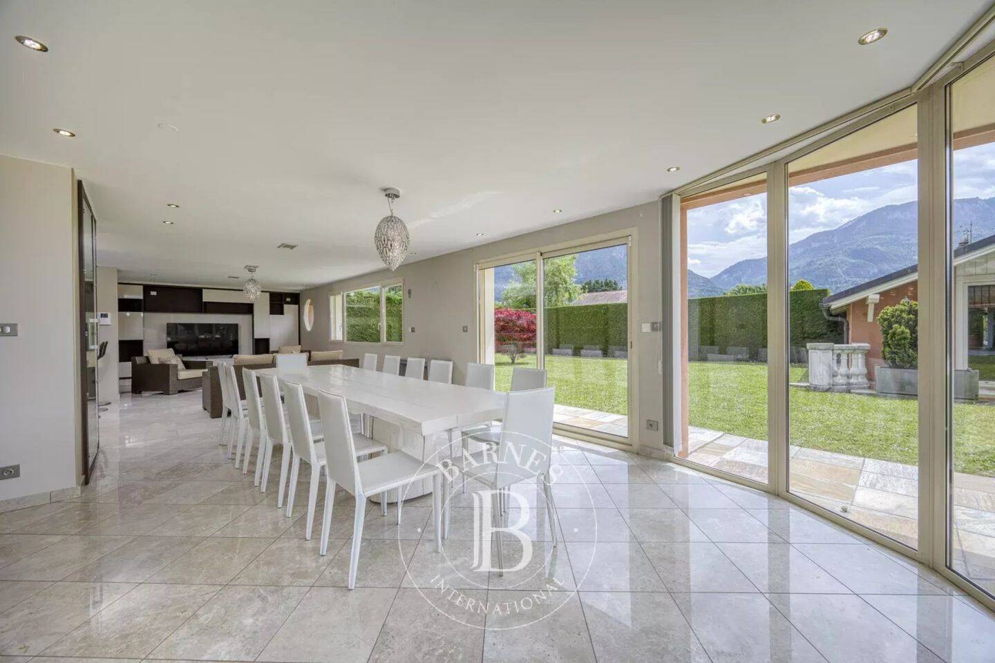 Maison à vendre, 250m², SAINT PIERRE EN FAUCIGNY
