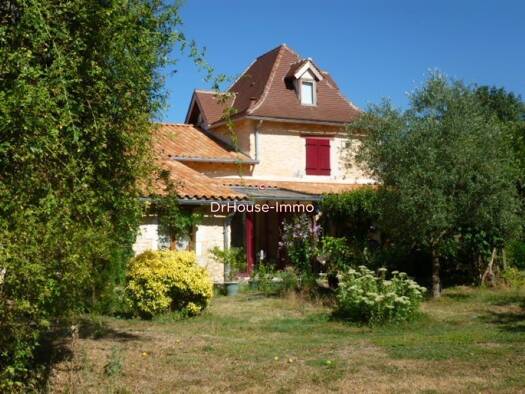 Maison à vendre 264 500 € 9 pièces 4 chambres 240 m² 5 600 m² de terrain Ribérac 24600