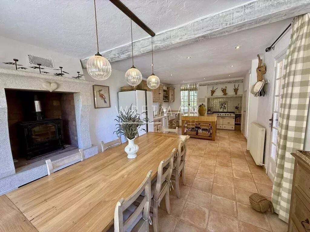 Maison à vendre, 310m², TOURRETTES SUR LOUP