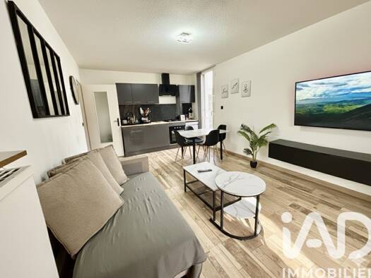 Appartement à vendre 210 000 € 4 pièces 3 chambres 65,8 m² Étage 4/4 Grand Pavois-Cimetiere Saint Paul Cenon 33150