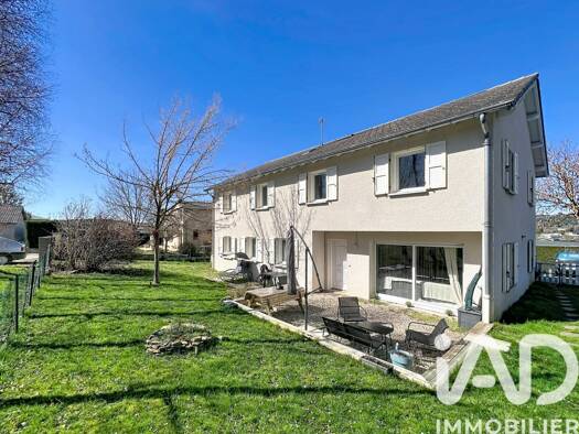 Maison à vendre 330 000 € 13 pièces 5 chambres 229 m² 713 m² de terrain Saint-Julien-Chapteuil 43260