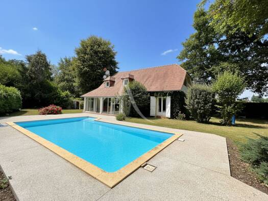 Maison à vendre 380 000 € 6 pièces 4 chambres 150 m² 1 282 m² de terrain Nord Lescar 64230