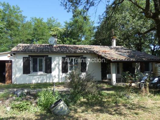 Maison de plain-pied à vendre 263 000 € 3 pièces 2 chambres 75 m² 14 980 m² de terrain Colognac 30460