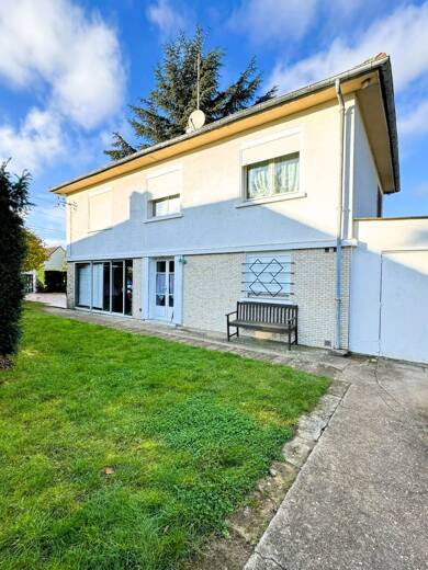 Maison à vendre 325 500 € 5 pièces 3 chambres 140 m² 968 m² de terrain Les Mureaux 78130