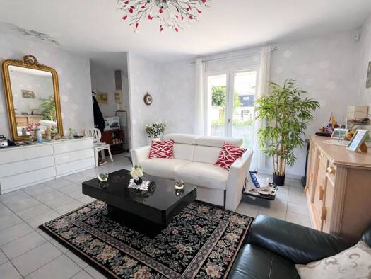 Maison en viager occupé Bouquet 65 500 € 5 pièces 3 chambres 91 m² 500 m² de terrain Arès 33740