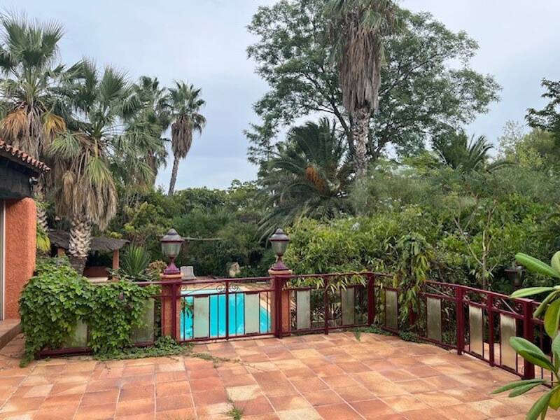 Maison à vendre, 400m², LA CADIERE D'AZUR