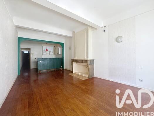Appartement à vendre 99 000 € 2 pièces 1 chambre 60,7 m² Étage 1/2 Centre Lons-le-Saunier 39000