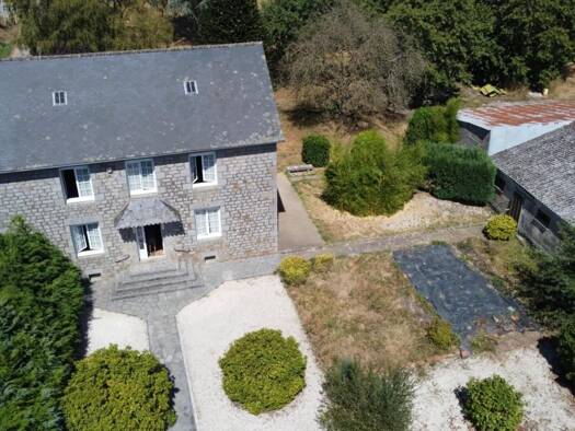 Maison à vendre 120 000 € 5 pièces 3 chambres 131 m² 8 457 m² de terrain Le Teilleul 50640