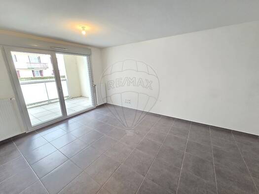 Appartement à louer 832 € 3 pièces 2 chambres 61 m² 1er étage Villefranche-sur-Saône 69400