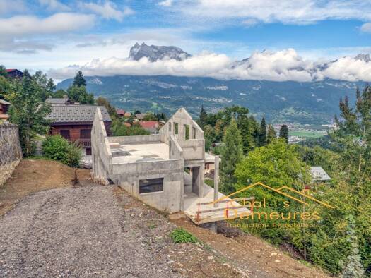 Chalet à vendre 788 000 € 8 pièces 5 chambres 174 m² 827 m² de terrain Saint-Gervais-les-Bains 74170