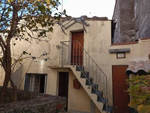 Maison de plain-pied à vendre 56 000 € 4 pièces 3 chambres 41 m² Saint-Pons-de-Thomières 34220