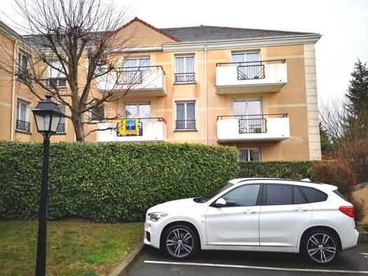 Appartement à louer 1 148 € 3 pièces 2 chambres 72 m² Étage 1/2 La Pyramide Brunoy 91800