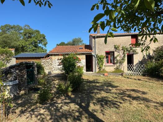 Maison à vendre 211 400 € 4 pièces 2 chambres 60 m² 1 031 m² de terrain Le Cellier 44850