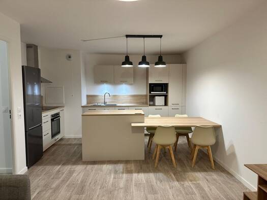 Appartement à louer - Première occupation 2 200 € 4 pièces 4 chambres 80 m² Étage 5/8 Prefecture Bobigny 93000