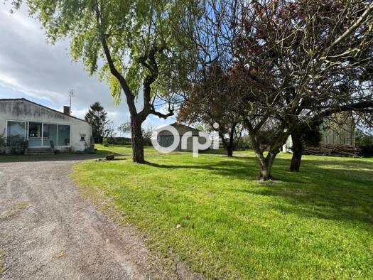 Maison à vendre 149 160 € 4 pièces 3 chambres 103,8 m² 2 146 m² de terrain Mornac-sur-Seudre 17113