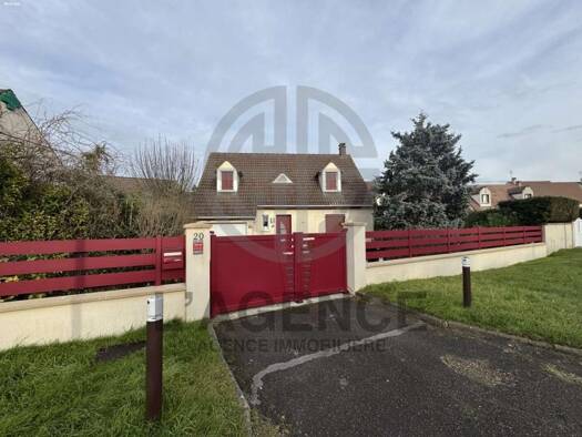 Maison de ville à vendre 347 500 € 6 pièces 4 chambres 100 m² 462 m² de terrain Le Pin 77181