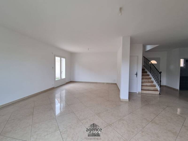 Maison à louer, 118m², MARSEILLE 12E