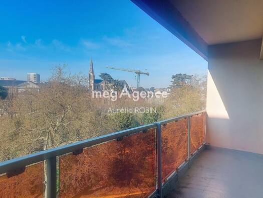 Appartement à vendre 64 000 € 1 pièce 32 m² Étage 6/9 Notre-Dame Cholet 49300