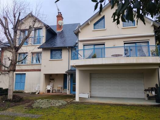 Maison à vendre 430 500 € 7 pièces 6 chambres 266,1 m² 2 010 m² de terrain Nonancourt 27320