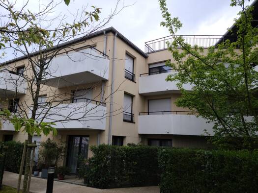 Appartement à louer 1 132 € 3 pièces 2 chambres 57,6 m² Étage 1/2 Livry-Gargan 93190