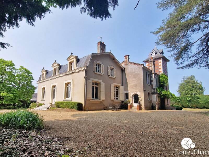 Maison à vendre, 370m², SAINT GERVAIS LA FORET