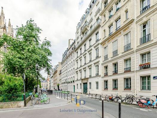 Appartement à vendre 1 900 000 € 4 pièces 2 chambres 103,8 m² Étage 2/6 Invalides Paris 7ème arrondissement 75007