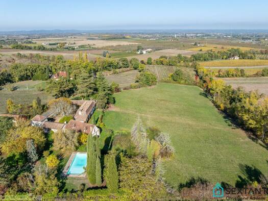 Maison à vendre 579 000 € 8 pièces 1 chambre 305 m² 30 200 m² de terrain Gageac-et-Rouillac 24240