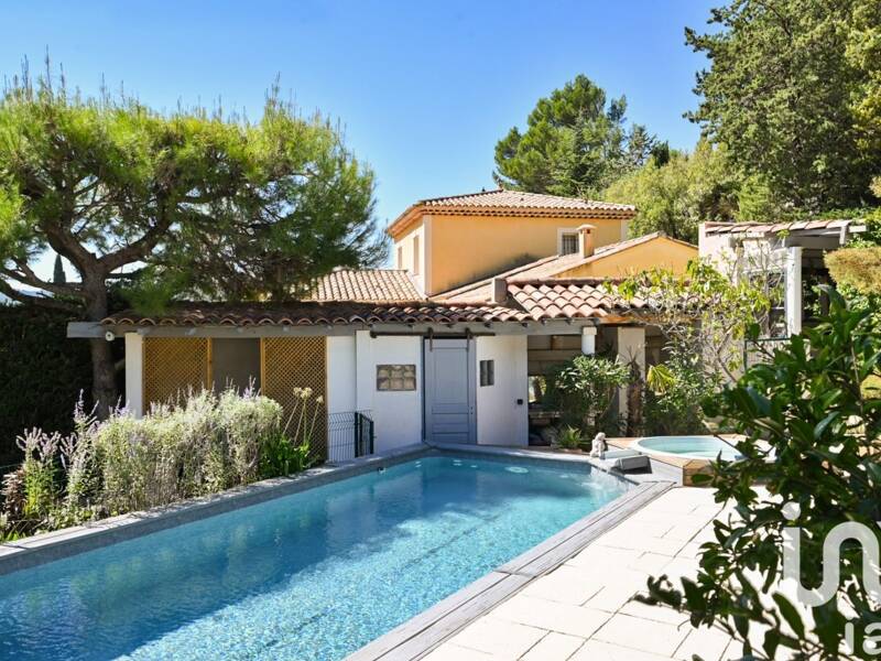 Maison à vendre, 180m², CUGES LES PINS