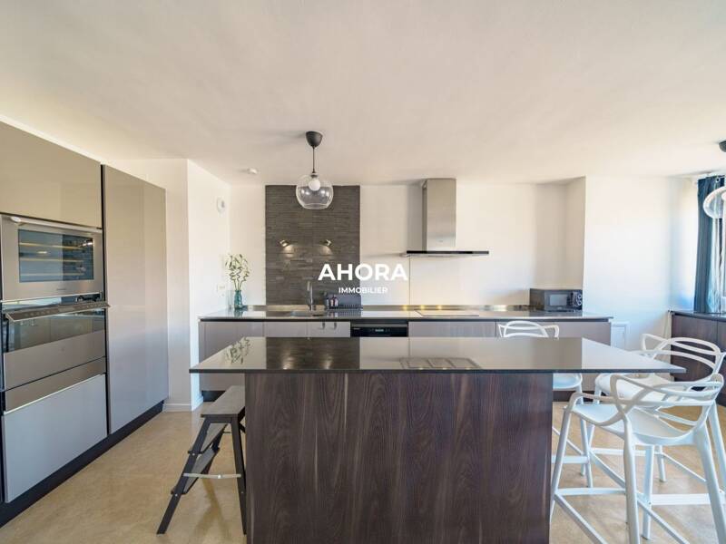 Maison à louer, 91m², MARSEILLE 8E