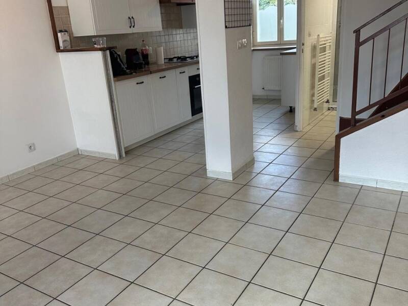 Maison à louer, 80m², MOUROUX