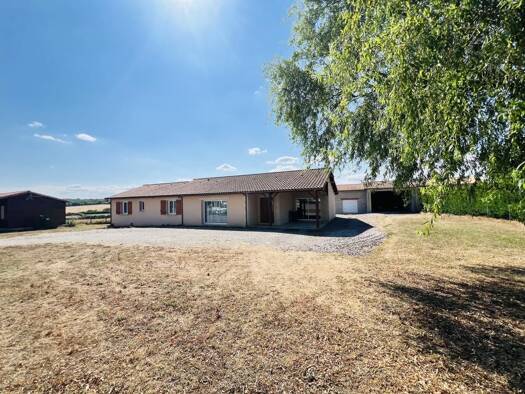 Pavillon à vendre 199 500 € 5 pièces 4 chambres 130 m² 2 389 m² de terrain Taponnat-Fleurignac 16110