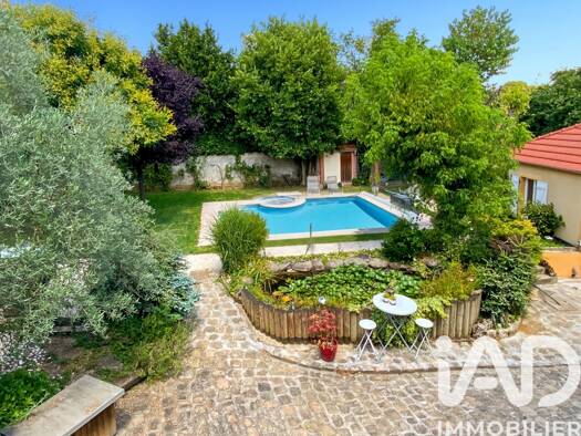 Demeure à vendre 749 000 € 10 pièces 5 chambres 247 m² 816 m² de terrain Vieux Village-Murs du Parc Marolles-en-Brie 94440