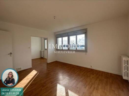 Appartement à vendre 116 600 € 4 pièces 2 chambres 69 m² 1er étage Chemillé-en-Anjou 49310