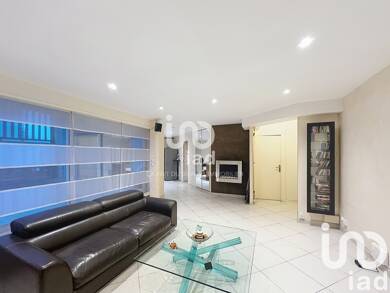 Appartement à vendre 229 500 € 5 pièces 4 chambres 107 m² Dernier étage, Étage 1/1 Boussy-Saint-Antoine 91800