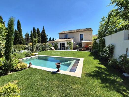 Maison à vendre 1 180 000 € 4 pièces 3 chambres 110 m² 332 m² de terrain Eygalières 13810