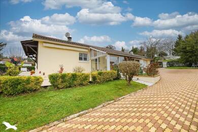Maison de plain-pied à vendre 232 000 € 5 pièces 3 chambres 105 m² 970 m² de terrain Javrezac 16100
