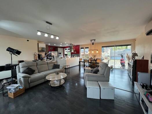 Maison de plain-pied à vendre 312 000 € 7 pièces 5 chambres 127 m² 1 106 m² de terrain Guillerval 91690