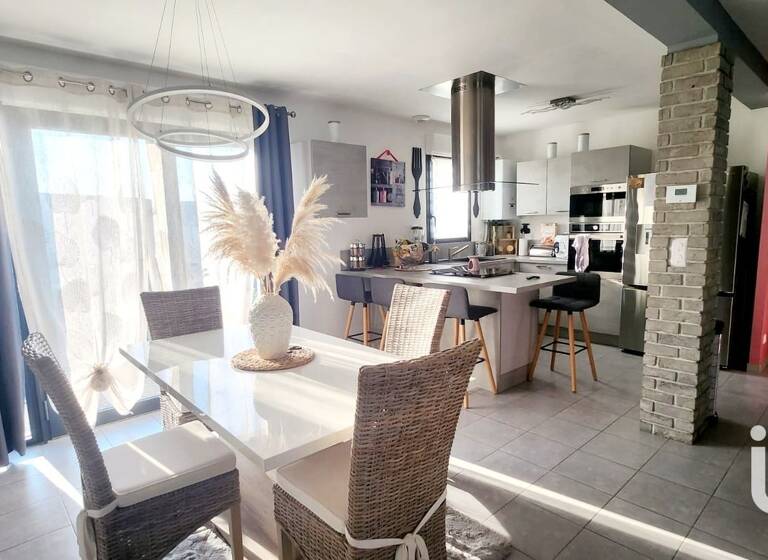 Maison à vendre 239 000 € 5 pièces 4<br/>chambres 114 m²<br/>superficie Le Centre Déville-Lès-Rouen 76250