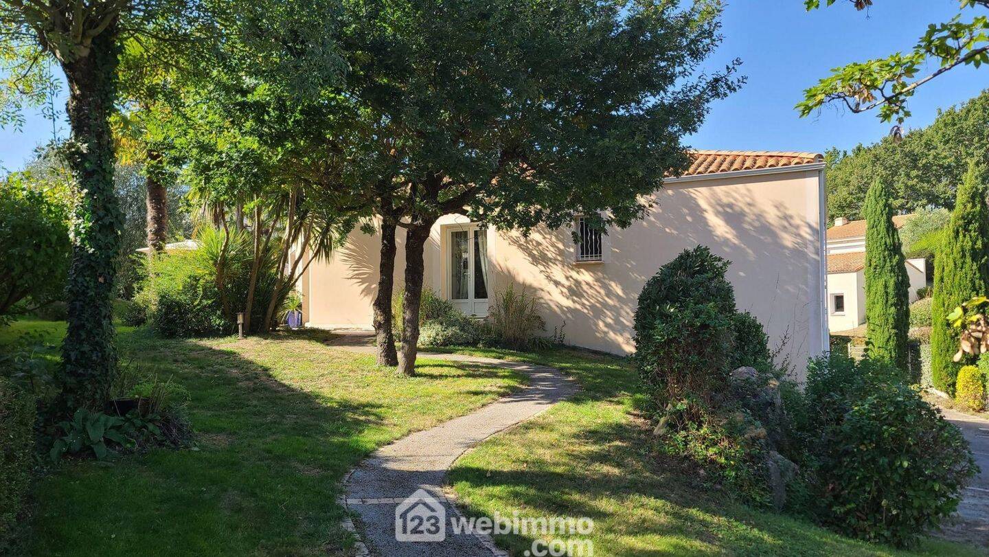 Maison à vendre, 204m², TALMONT SAINT HILAIRE