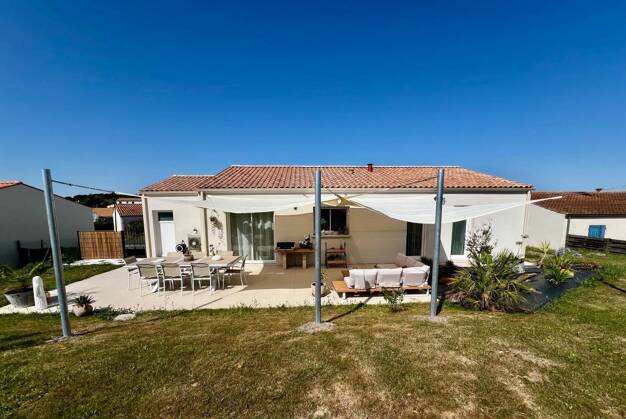 Maison à vendre 380 000 € 5 pièces 4 chambres 98,8 m² 626 m² de terrain Arces 17120